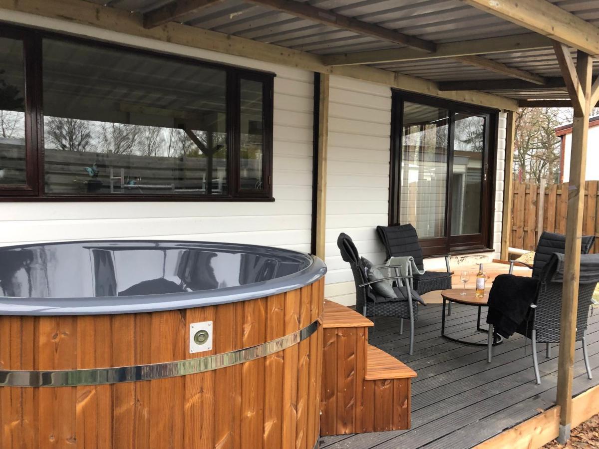 Hottub Forest Chalet Op De Veluwe! Putten Esterno foto